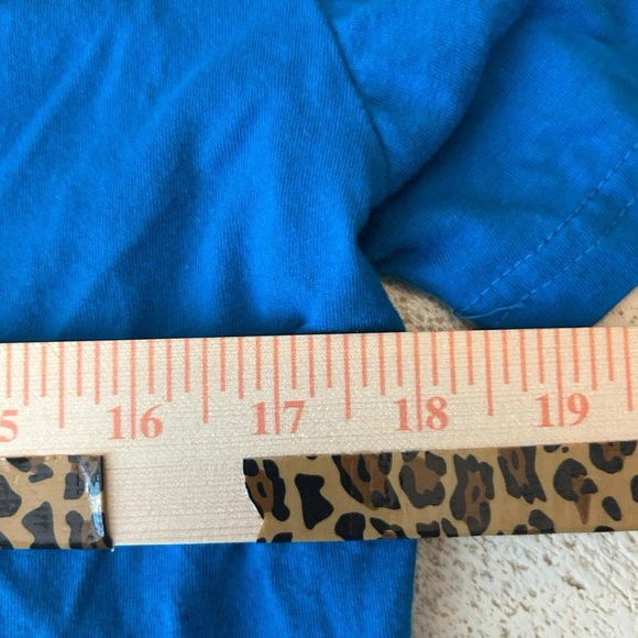 Taylor Swift Speak Now
World Tour 2011 Authentic Concert Tee - Picture 6 of 7